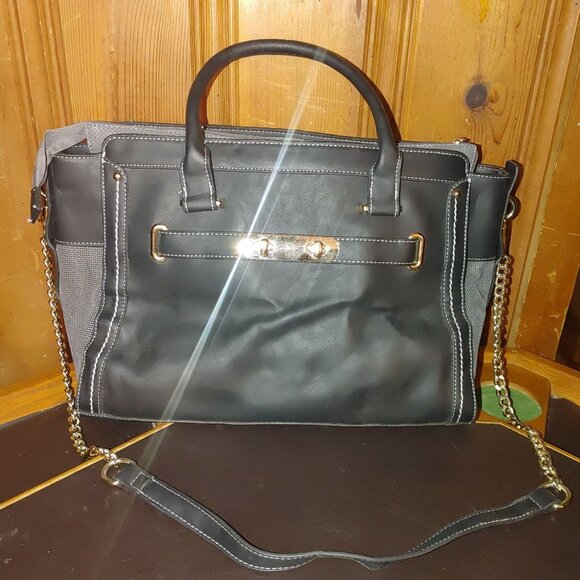 Pet Carrier Bag Purse Mesh Sides Quilted Base Black Gray Gold Chain Strap - Picture 9 of 9